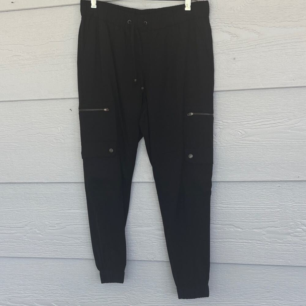 Banana Republic Black Cargo Jogger Pants with Zipper Detail Size Medium Petite - Picture 4 of 6